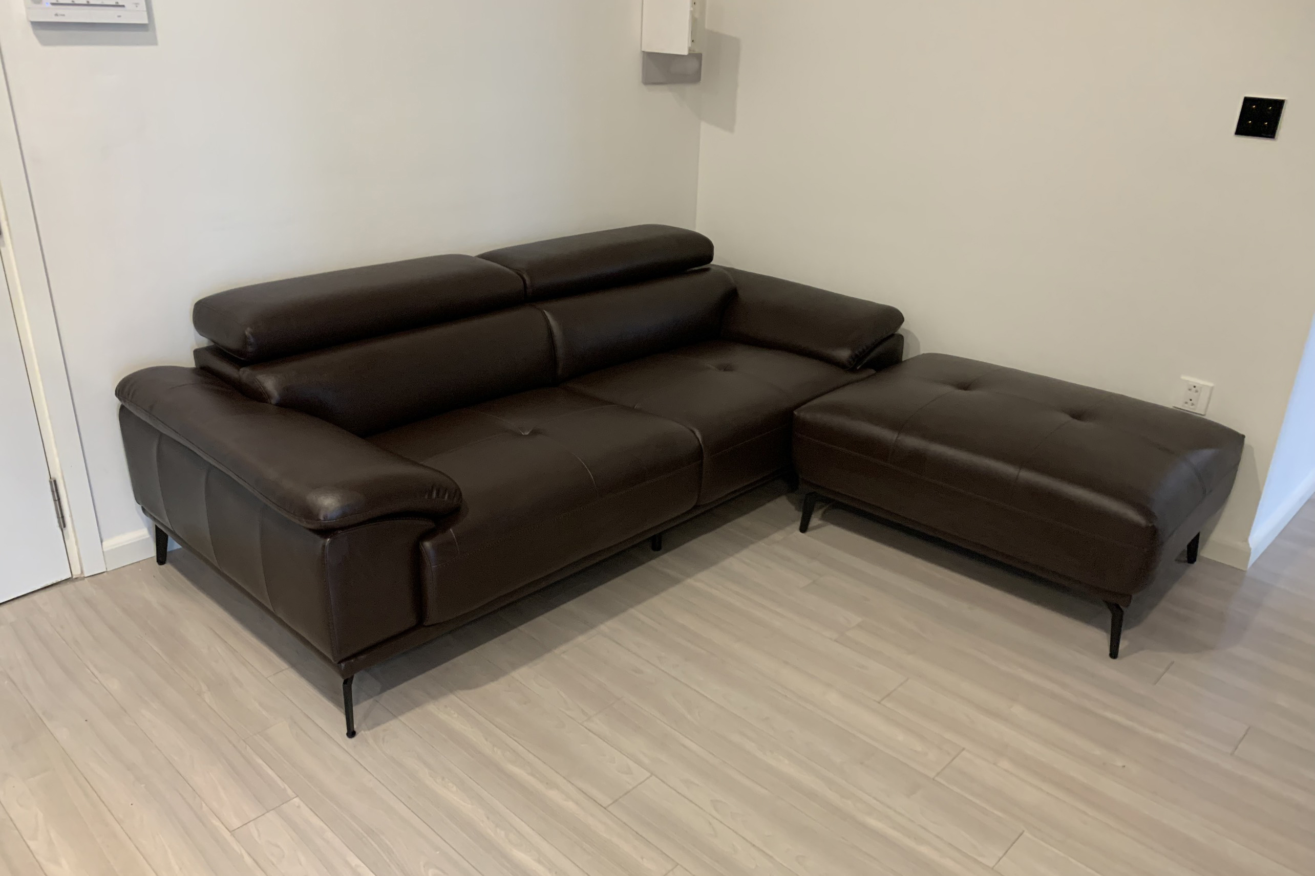 ERADO BÀN GIAO THÀNH CÔNG BỘ SOFA - BÀN TRÀ CHO GIA ĐÌNH CHỊ HOA Ở ECOPARK HƯNG YÊN